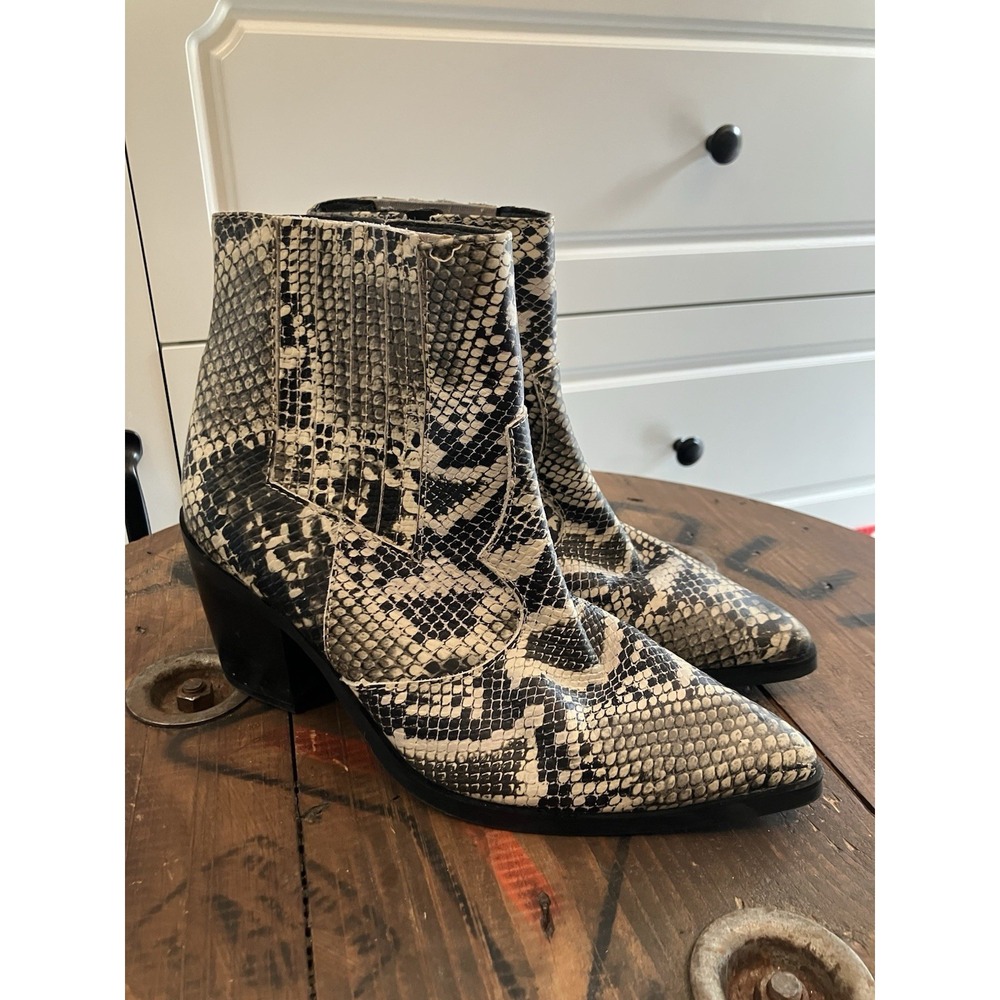 Blondo Waterproof Snake Print Ankle Boots Womens Size 7M Western Chelsea Boot